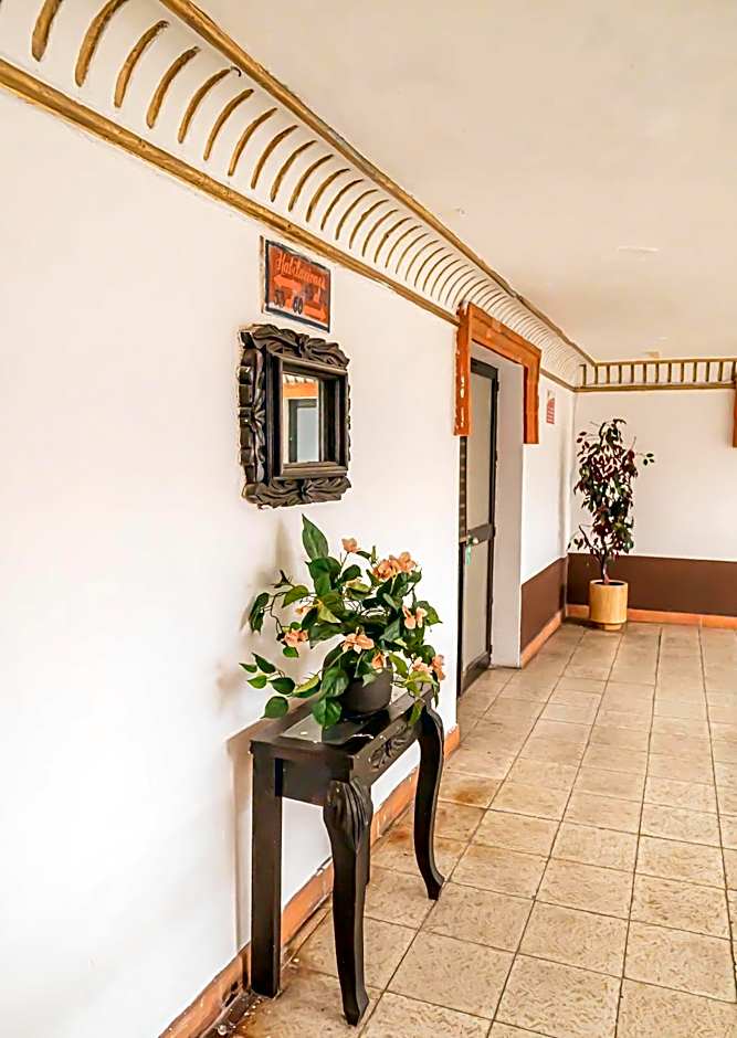 HOTEL ZAPOTLAN
