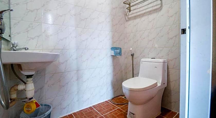 RedDoorz Plus near DC Mall Batam