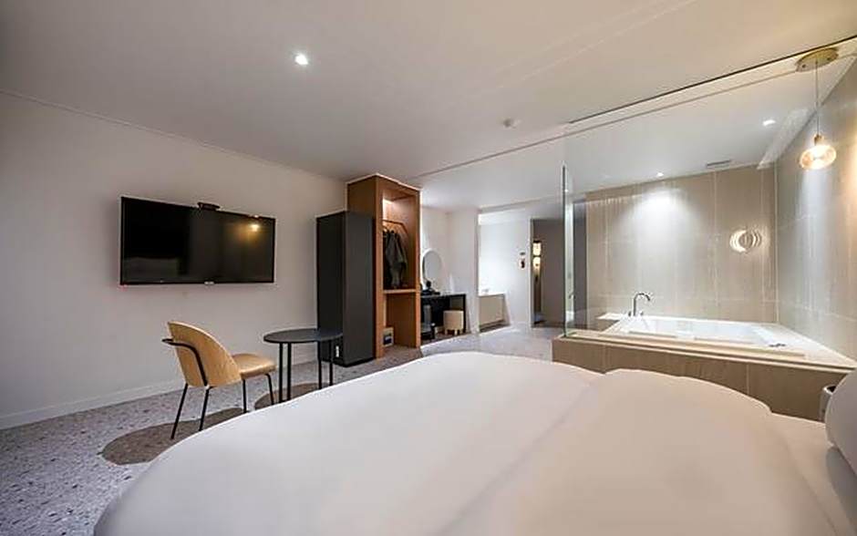 Hotel Casa Osteria in Indong, Gumi