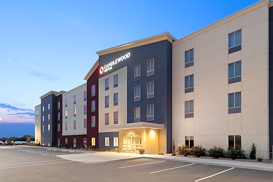 Candlewood Suites McPherson By IHG