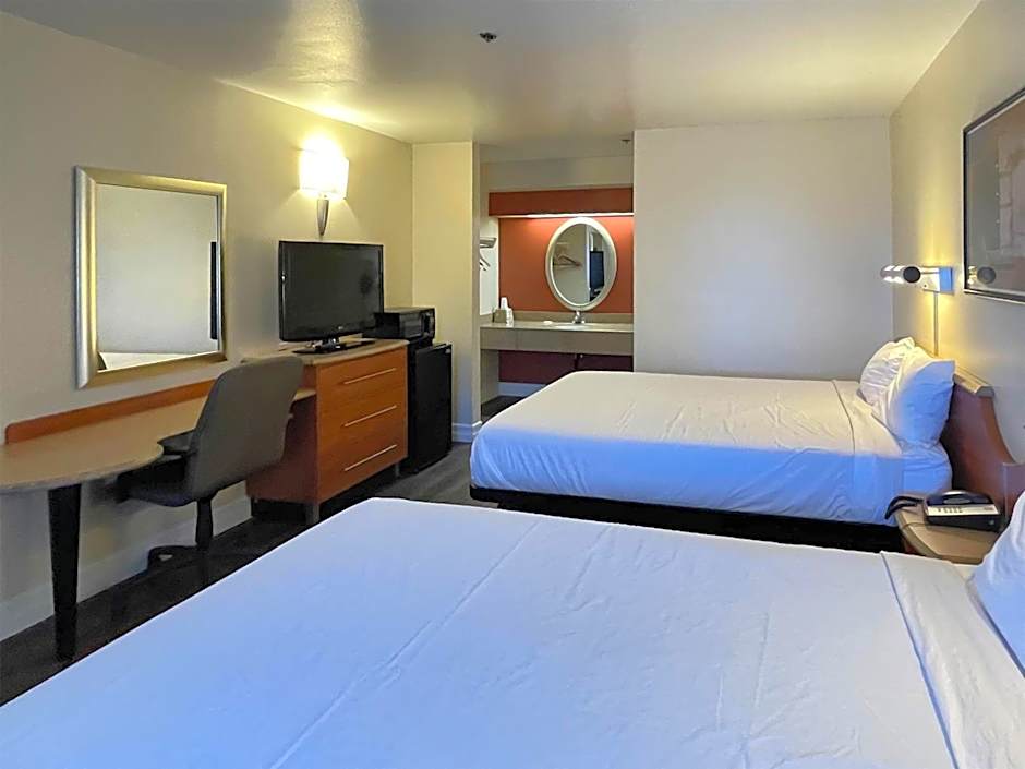 Motel 6 Barstow, CA I15 and Lenwood Road