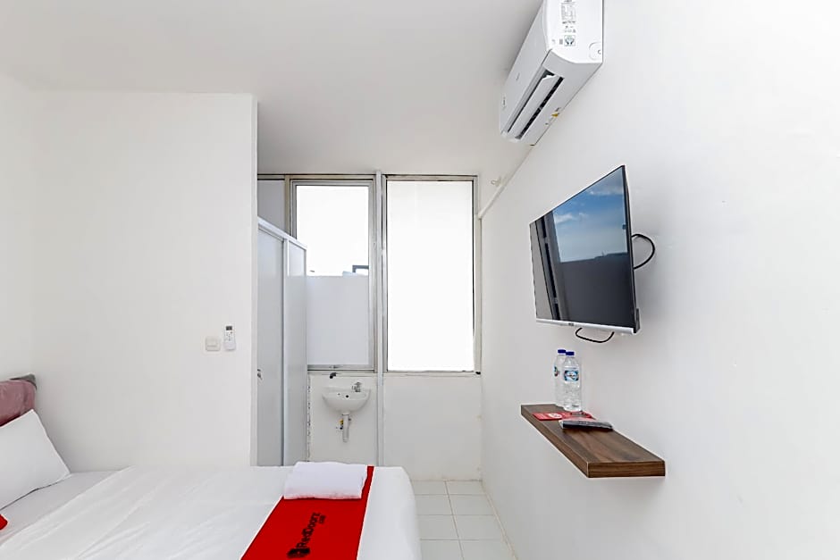 RedDoorz near Pasar Lama Serang