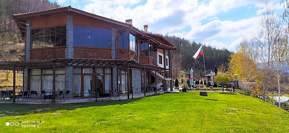 Alpine Garden Hotel (Trayanovi Dvori)