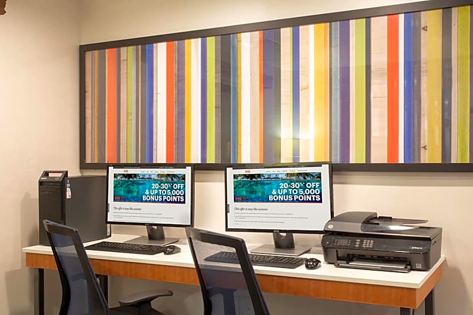 Holiday Inn Express Hotel & Suites Longmont By IHG