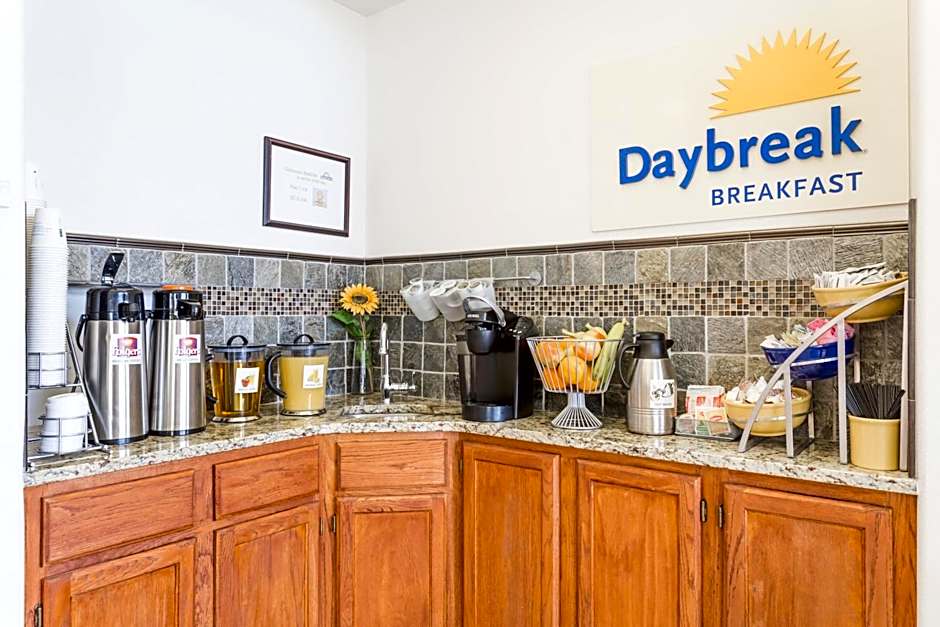 Days Inn by Wyndham Kimball