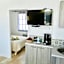 Residence Clos des Aigrettes -Appartements a 30m du Port de La Cotiniere , Ile d Oleron -commerces et plages a pied