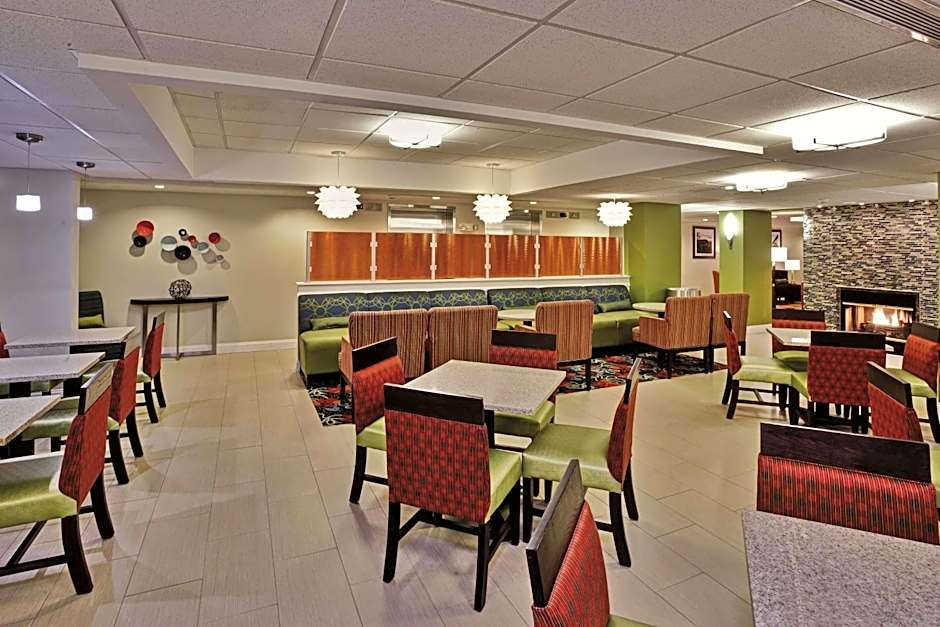 La Quinta Inn & Suites/New River Gorge National Park