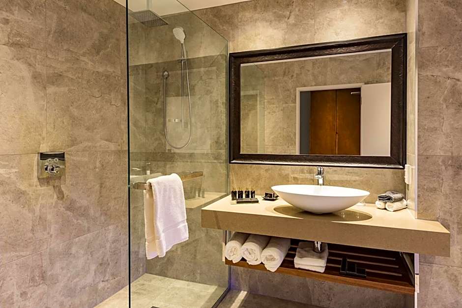 Distinction Christchurch Hotel