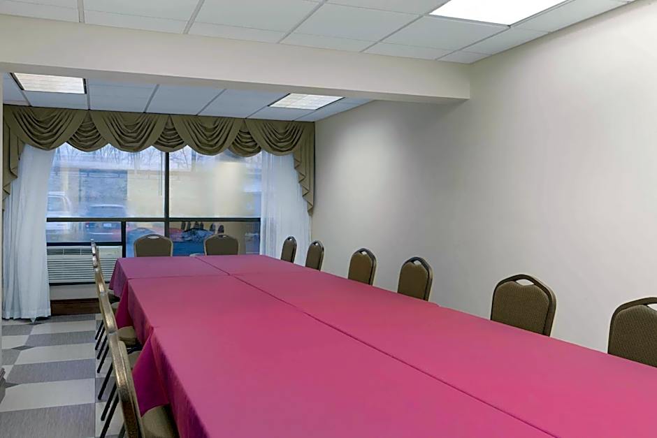 Ramada by Wyndham Rochelle Park Near Paramus