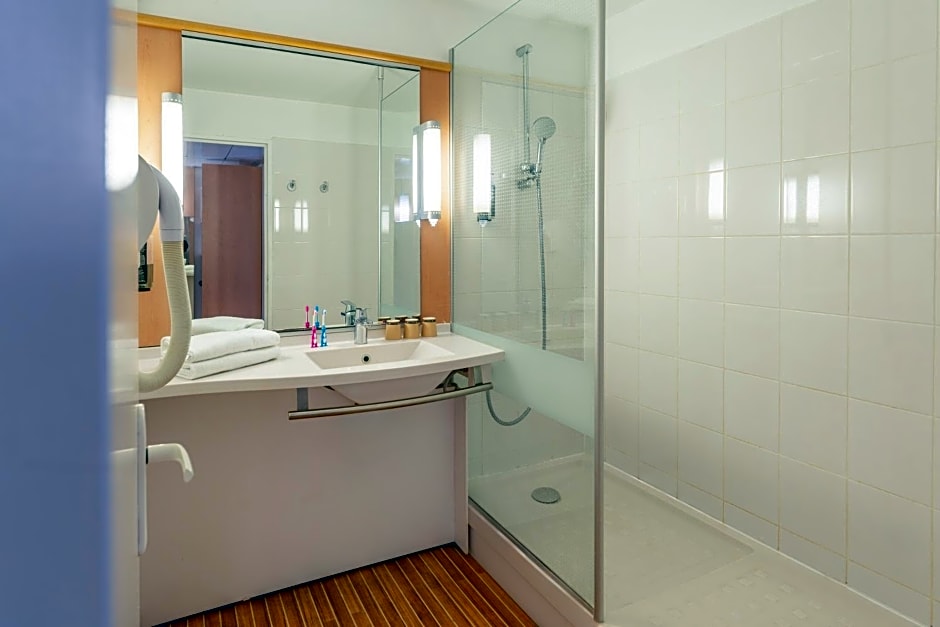 ibis Paris 17 Clichy-Batignolles Hotel