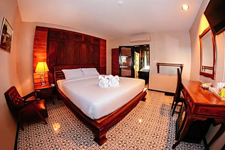 Superior Double Room with Private Bathroom
