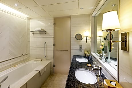 Horizon Grand Premier Lake View Twin