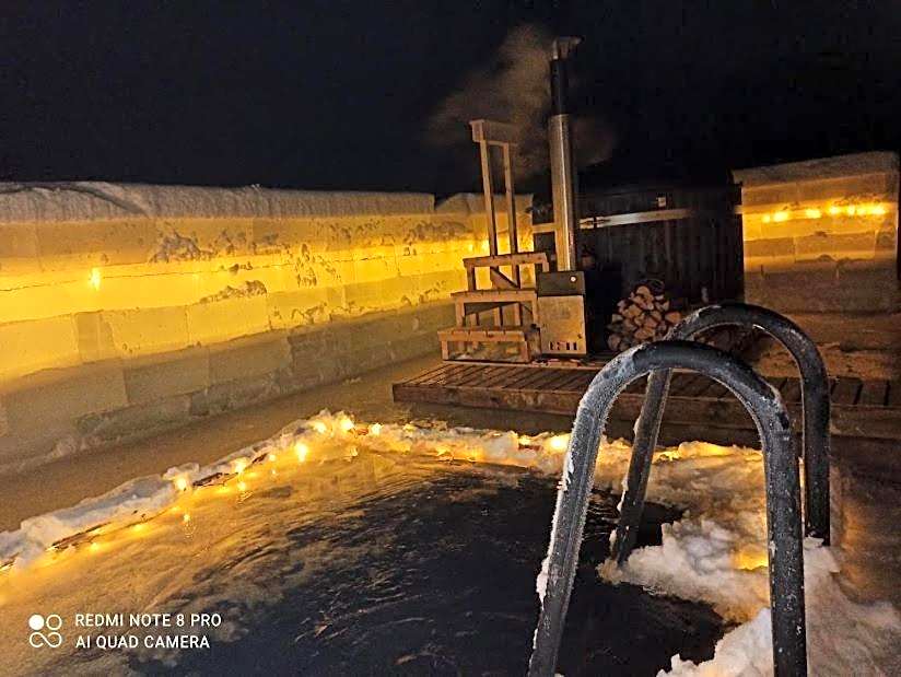 Rafi - The Village of Silence, Aurora Cabin 2