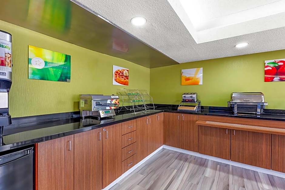 Quality Suites Whitby