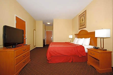 2 Queen Beds, Suite, Nonsmoking