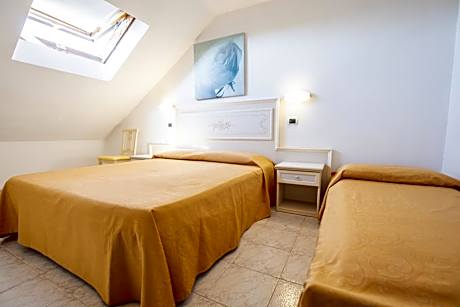 Double or Twin Room with Bathroom