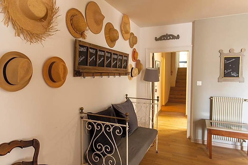 Au 16 Place Saint Louis