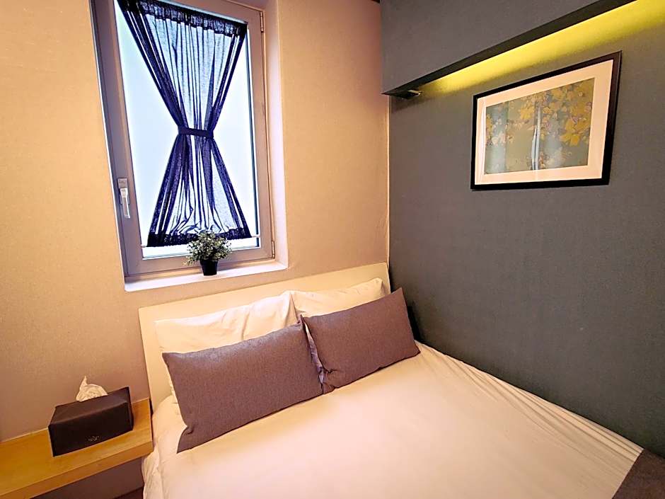Photo 1 of 8 of Suite