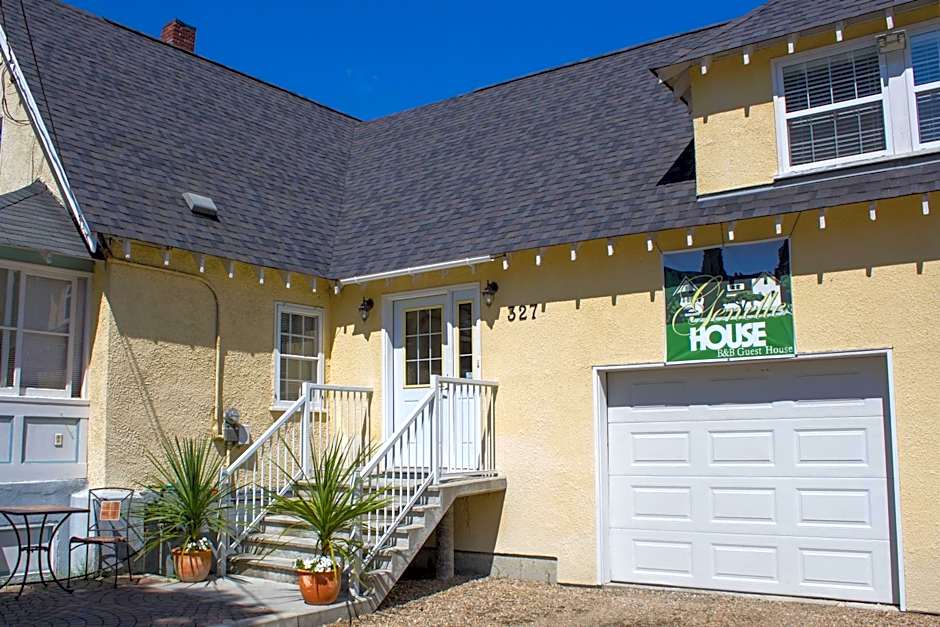 Genelle House B&B Guest House