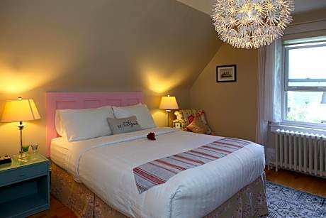 Deluxe Suite with Spa Bath