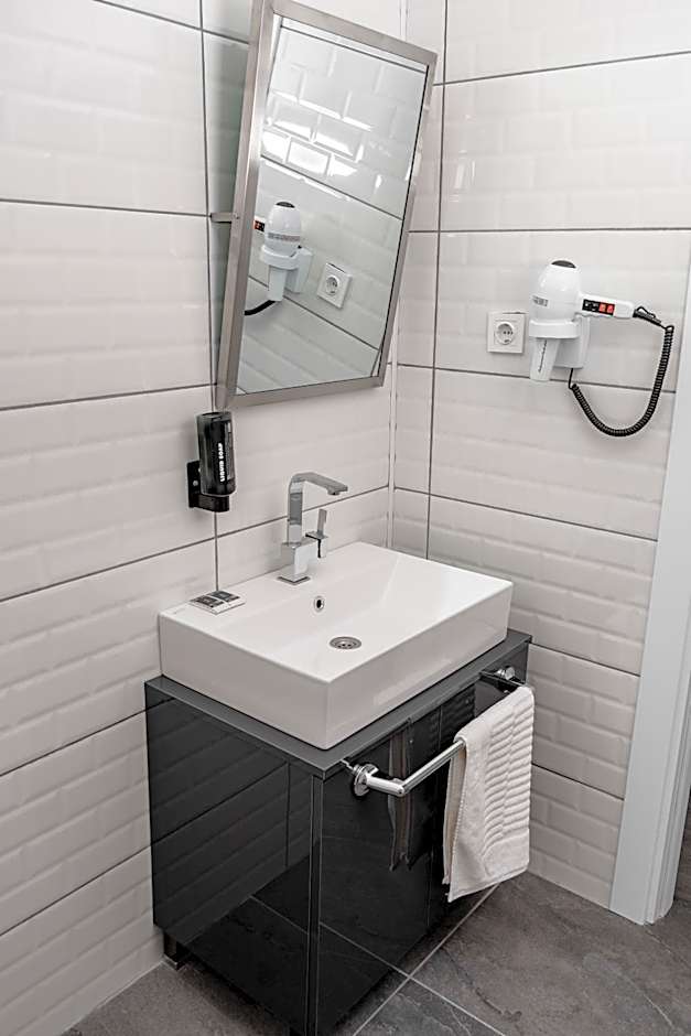 Comfort Center Suit Hotel