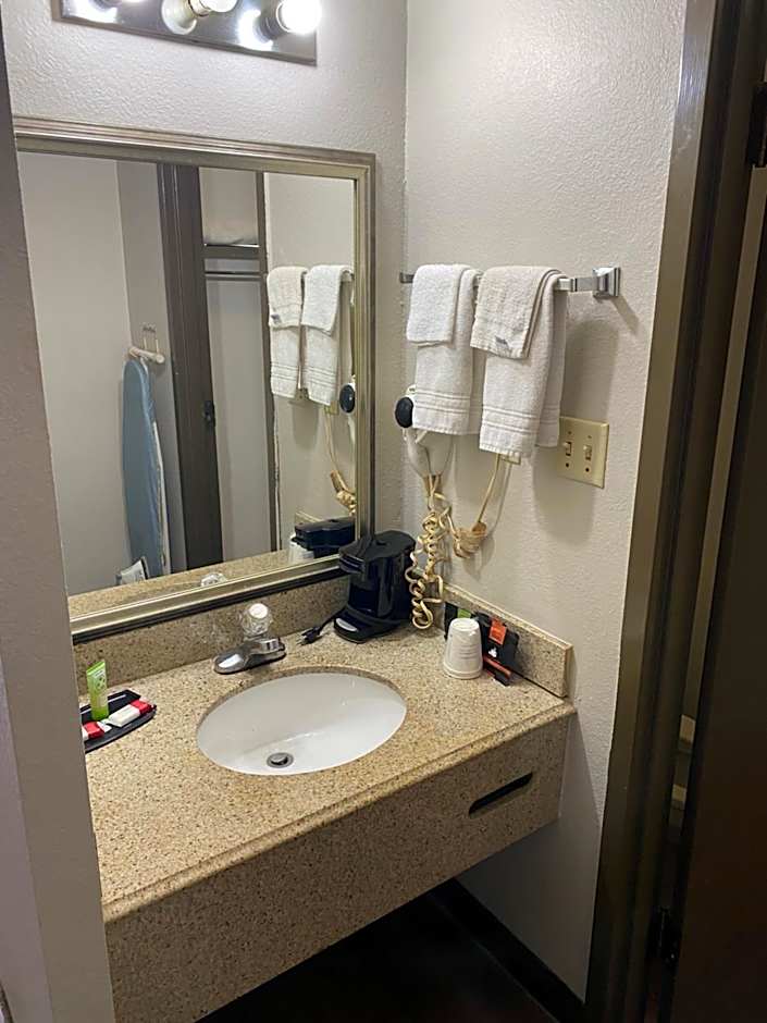 Days Inn by Wyndham Perryville