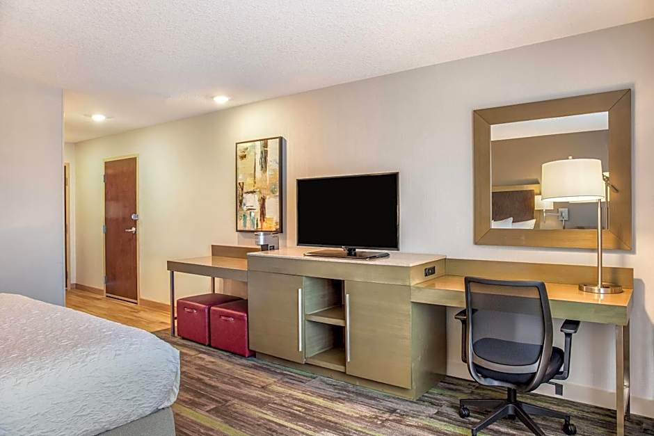 Ramada by Wyndham St Paul AB