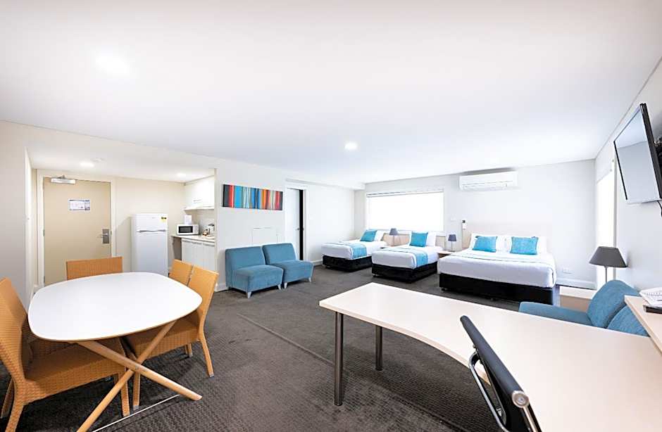 Belconnen Way Hotel & Serviced Apartments