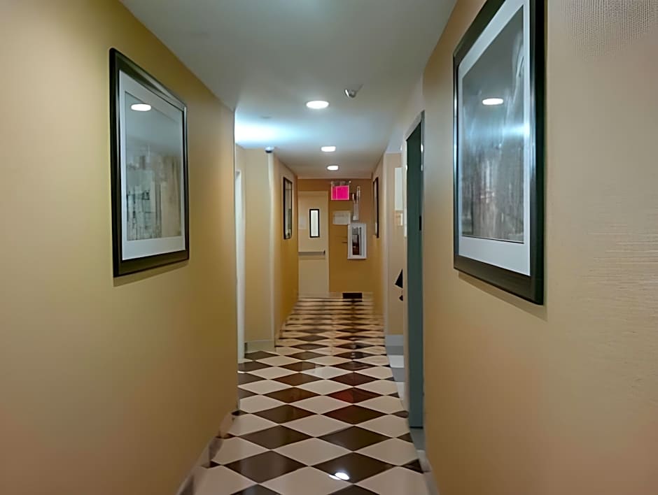 Days Inn by Wyndham Long Island City