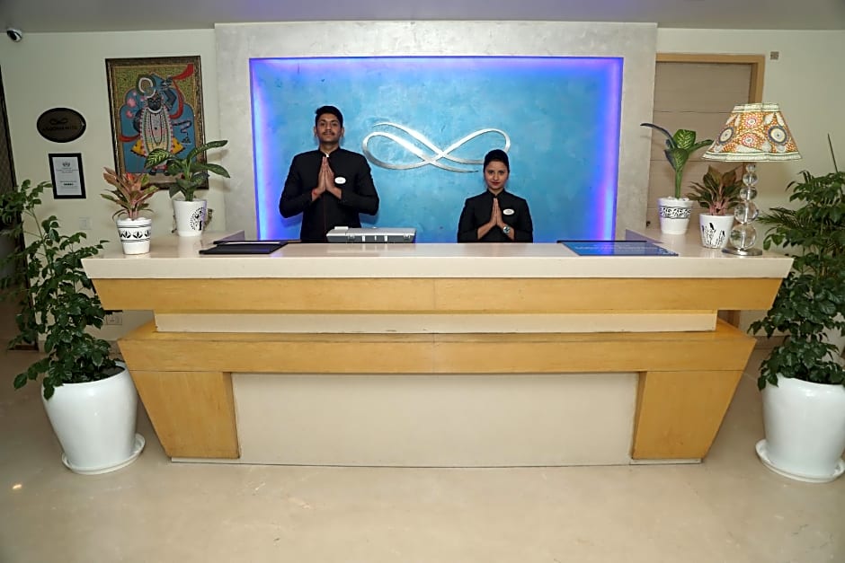 Sarovar Portico Naraina Hotel