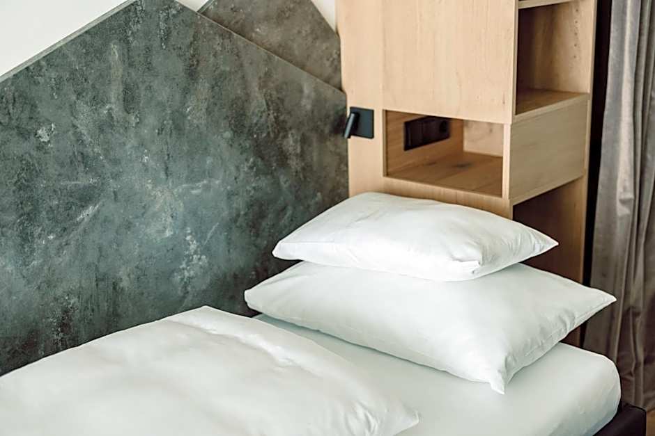 JoAnn suites & apart