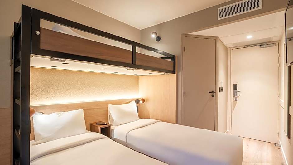 Premiere Classe Paris Ouest - Pont de Suresnes Hotel