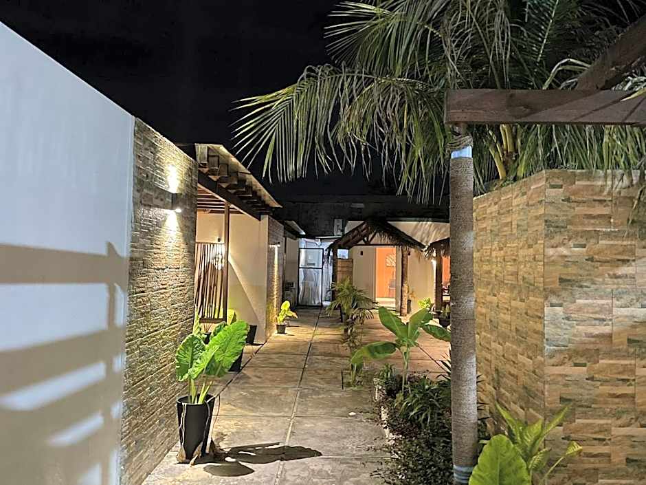 Himeyn Beach Inn - Ocho Homes by Eight Continents