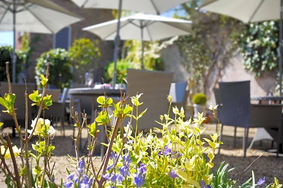 Glewstone Court Country House Hotel