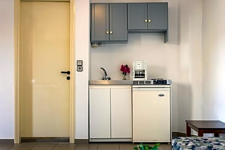 Apartment with Garden View