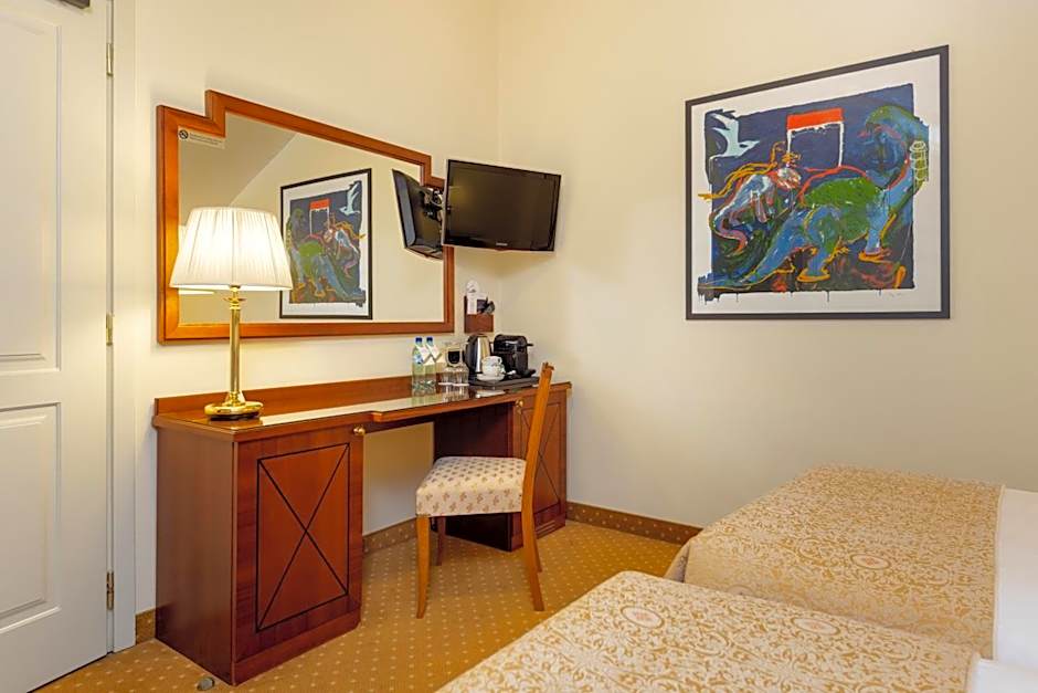 My City Hotel