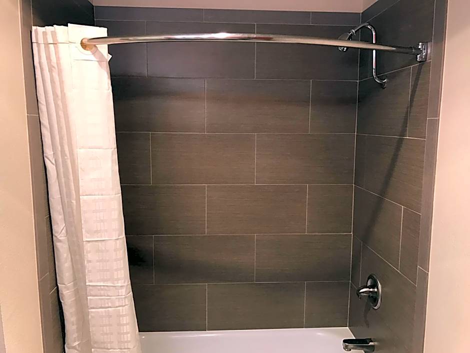 Coast Inn at Lake Hood