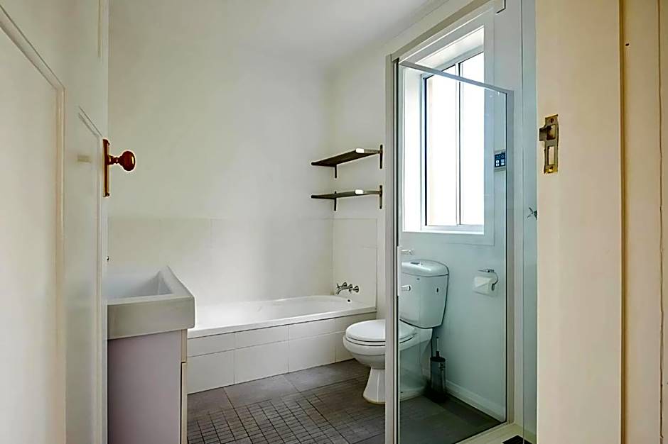 Comfort in Sandy Bay next to the Rivulet