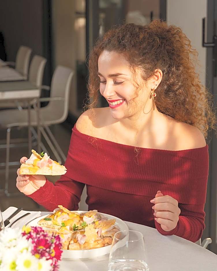 Red's Redaelli Hotel