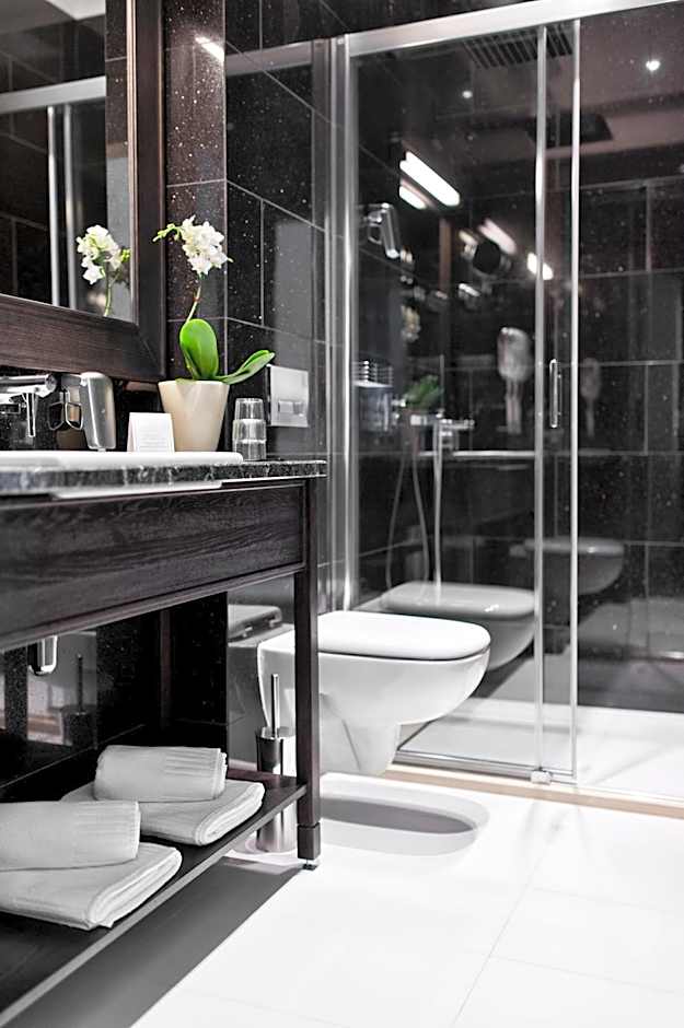 Red Baron Hotel & Restaurant