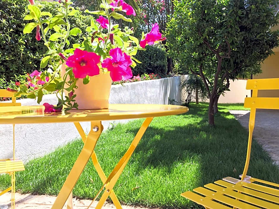 Flowers Sweet Rooms B&B