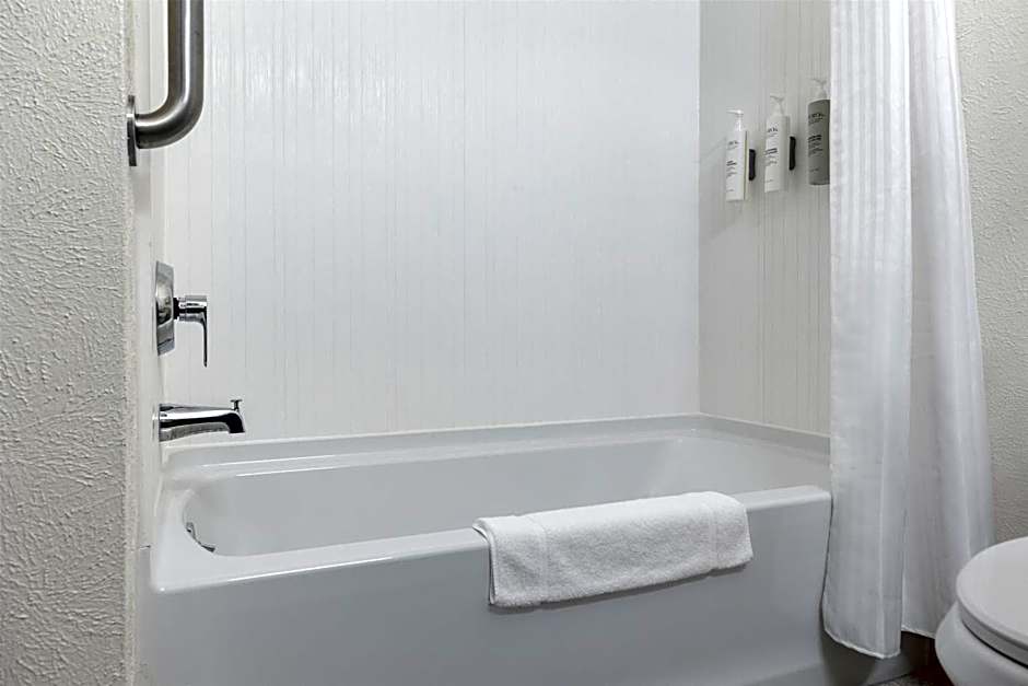 Spark by Hilton Indianapolis Northeast Fishers