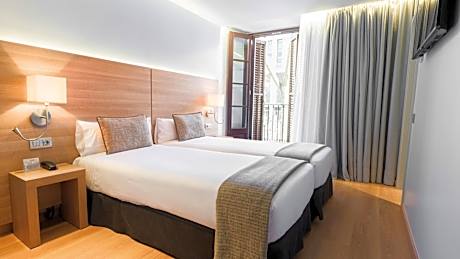 Twin Room with Ramblas view