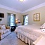 Monroe Manor Inn