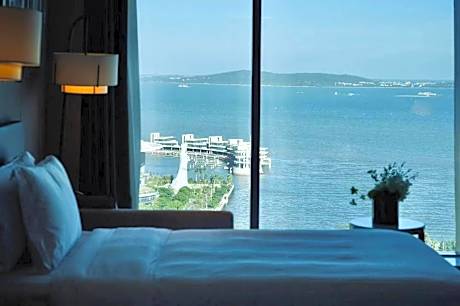 Classic Double Room with Two Double Beds and Sea View