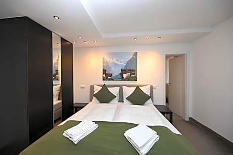 Family Room with Mountain View