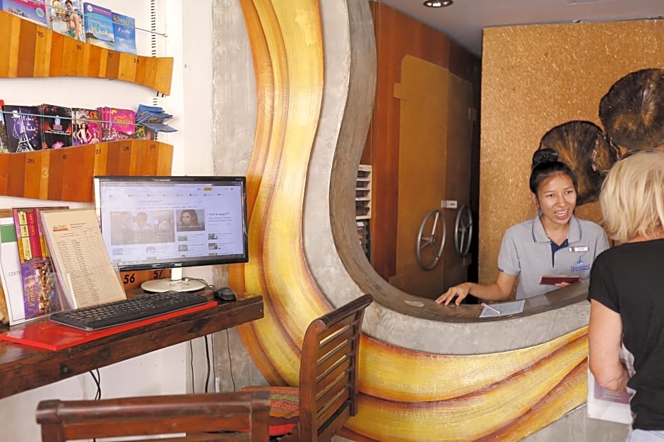 Baan Kamala Backpacker