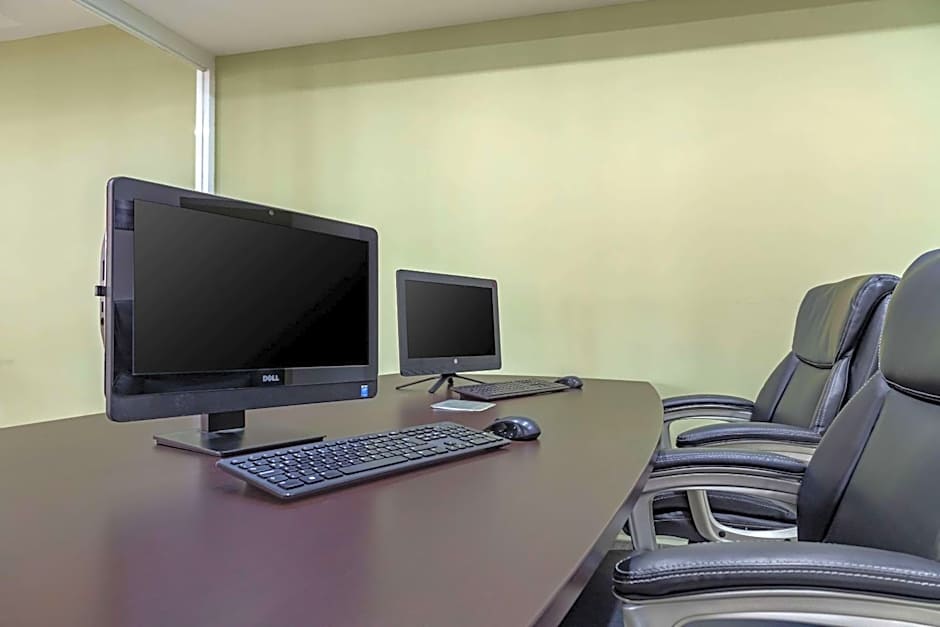 BeWow Hotel Querétaro