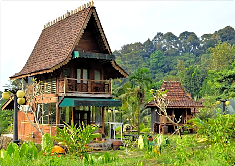 Santosa Stable & Resort