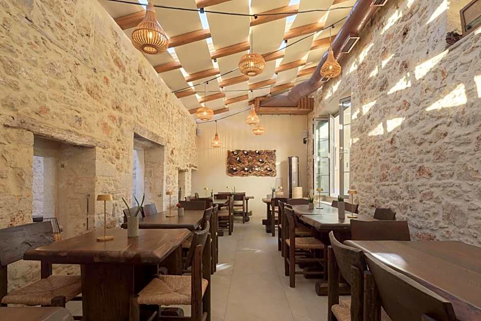 Manili Boutique Suites & Villas